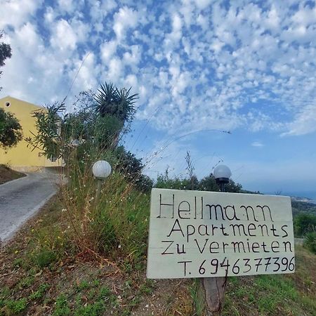 Hellmann Apartments Afión Kültér fotó