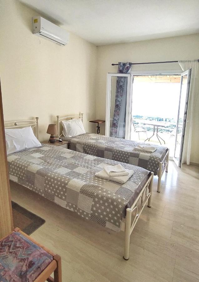 Hellmann Apartments Afión Kültér fotó