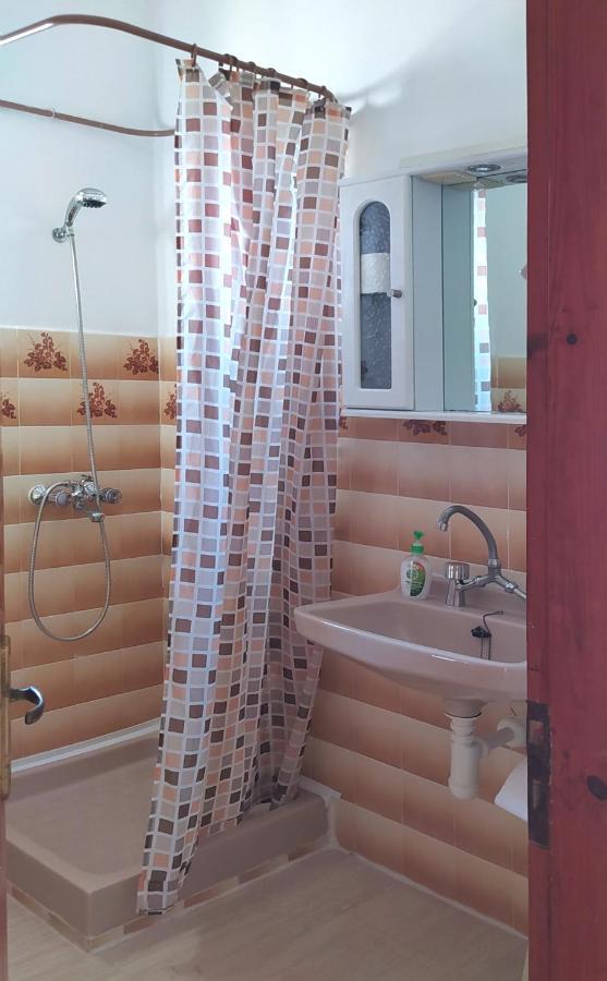 Hellmann Apartments Afión Kültér fotó